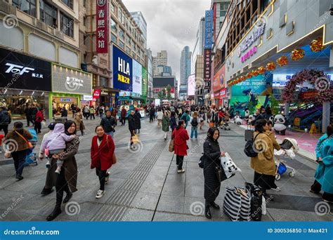 shopping in chengdu china